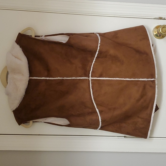 Bearpaw Surefire Faux Sherpa Vest Brand New - Picture 2 of 8